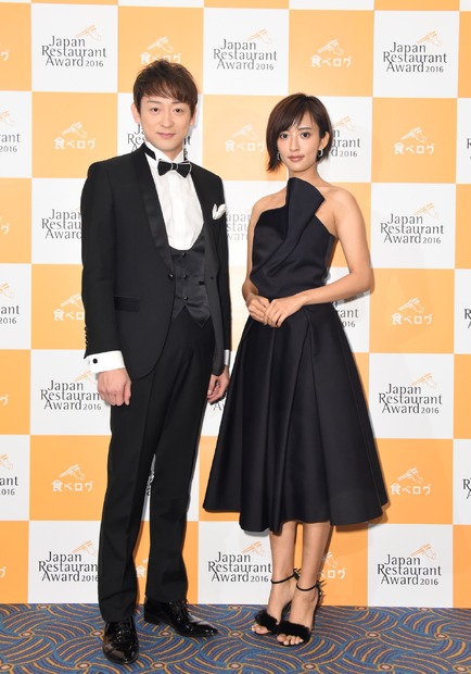 山本耕史、夏菜【写真：竹内みちまろ】