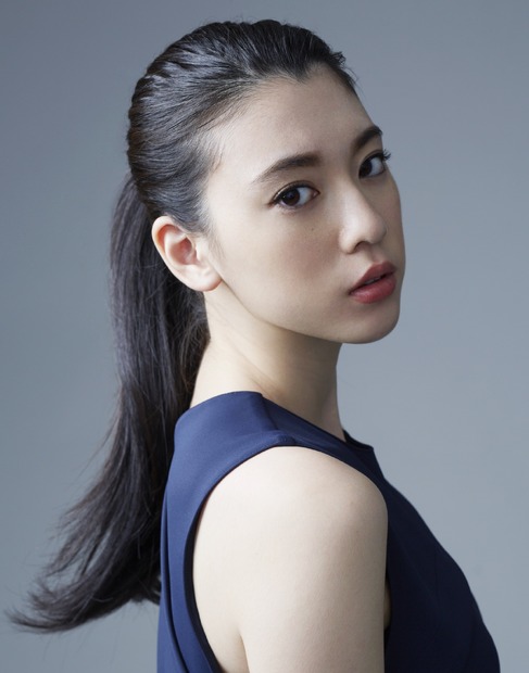 三吉彩花