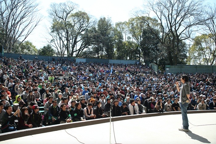 京都で開催されたイベントの模様。Ingressを象徴する「緑」と「青」を身に付いている人が多数