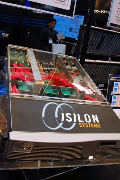 Isilon IQシリーズ。12台のHDDを納めている