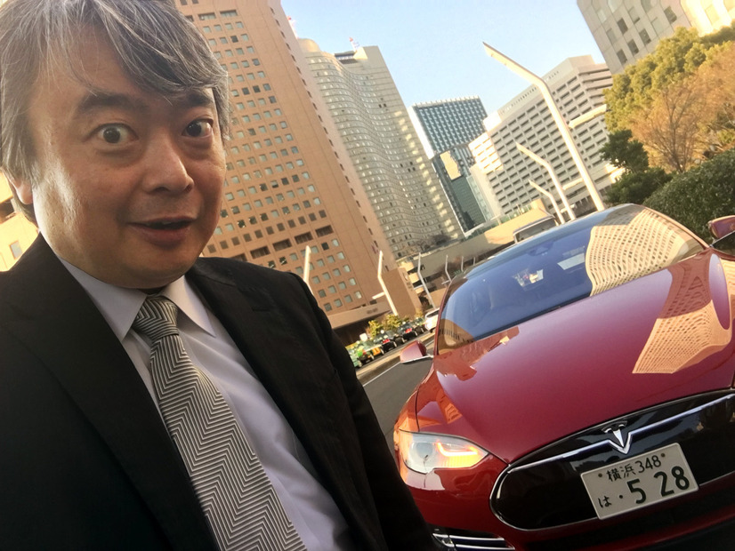 “ハンドルとタイヤが付いたタブレット”ともいうべきテスラ・モデルSの自動運転機能を体験