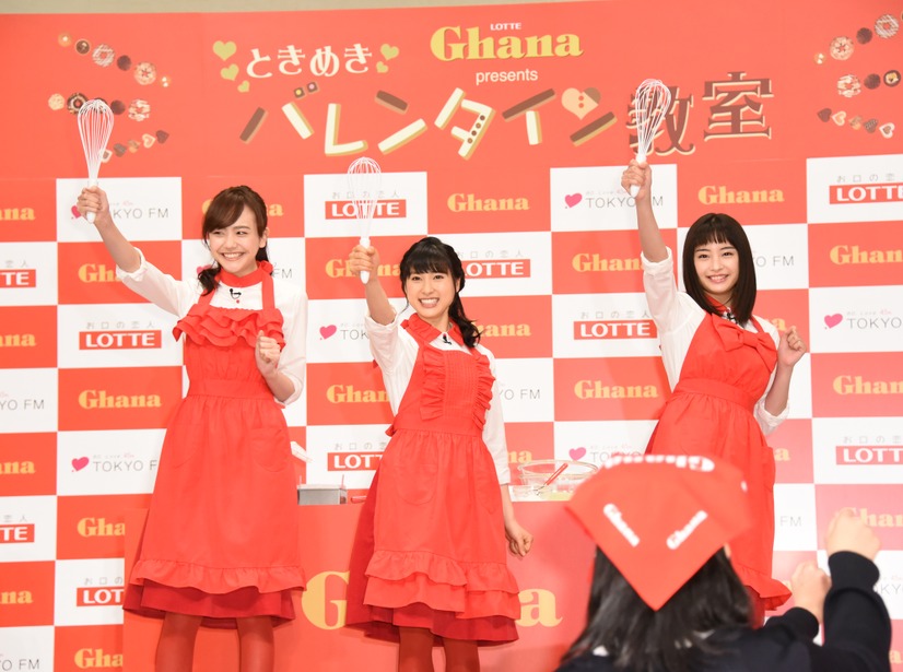 松井愛莉、土屋太鳳、広瀬すず【写真：竹内みちまろ】