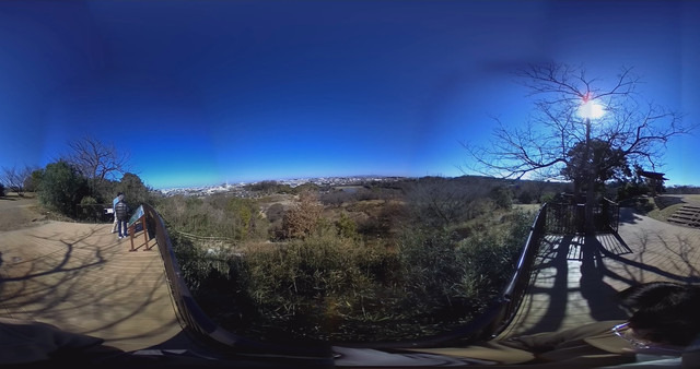 360度全天球パノラマとは、上下左右全方位の360度パノラマ映像のこと。パノラマ動画を作成するには別途編集ソフトが必要（画像はプレスリリースより）