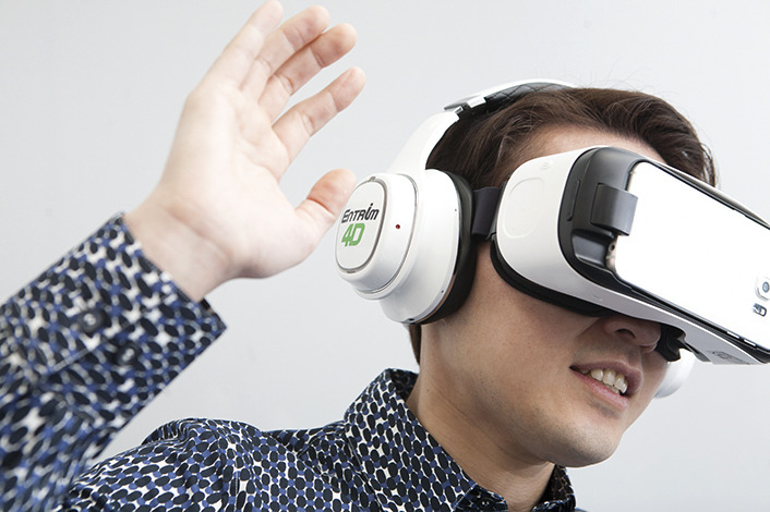 「Gear VR」と併用することで、より没入感を得られる専用ヘッドホン「Entrim 4D」