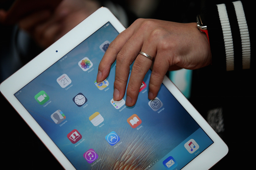 9.7インチの小型版「iPad Pro」(C)GettyImages