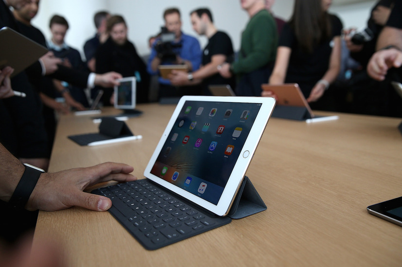 9.7インチの小型版「iPad Pro」(C)GettyImages