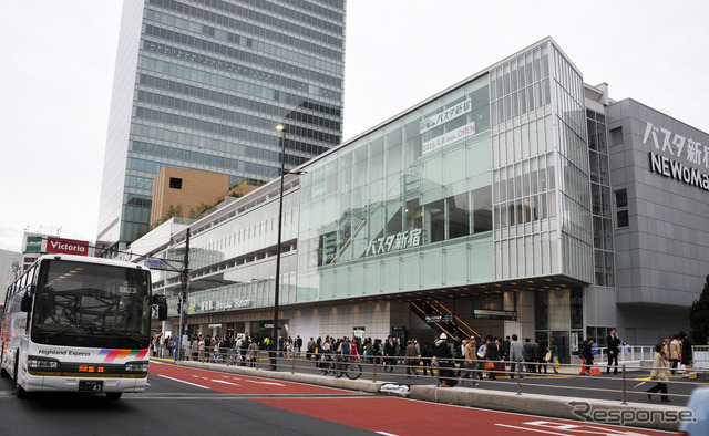 4日にオープンした日本最大のバスターミナル「バスタ新宿」