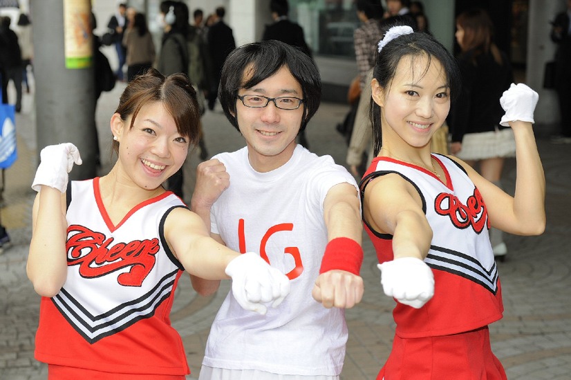 全日本女子チア部☆部長の齊藤彩さん（左）とクミッチェルさん（右）。