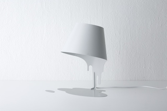 岡本光市の代表作「Liquid Lamp」が展示・販売される