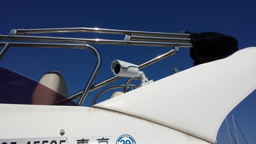 潮風や海水などがあるシビアな環境下でも使うことを想定したボート専用の多目的カメラ「ez-boat EYE」（画像はプレスリリースより）