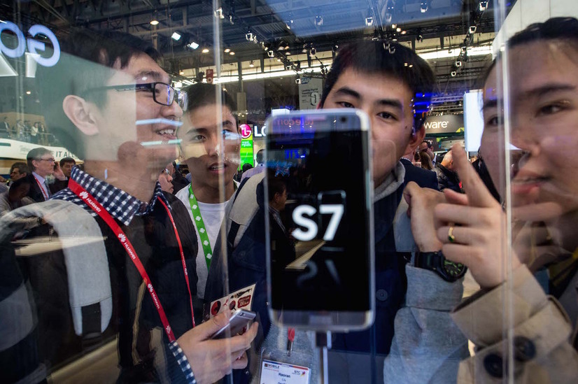 画像は、すでに発売されている最新モデルGalaxy S7 edge（C）Getty Images