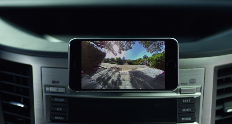 自動車向けバックモニター「RearVision」