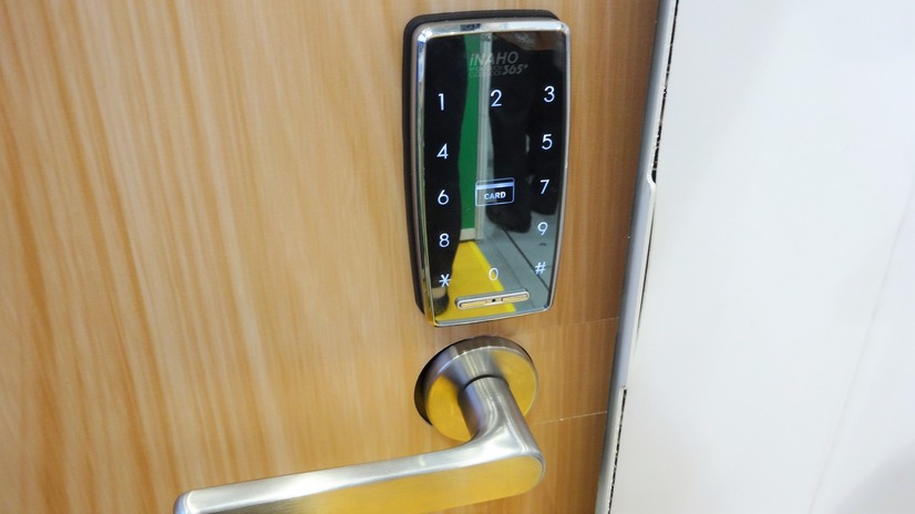 スマートロックはアプリから、カードキー、暗証番号の3パターンの解錠設定があるので、スマホを持っていない人も使用できる