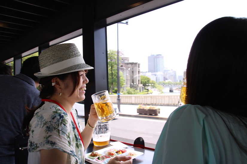 セレブな夏の真っ赤なビール電車！広島電鉄「TRAIN ROUGE」に乗ってみた！