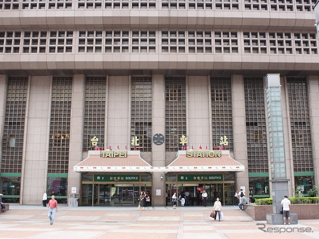 台北駅の駅舎。8月12日から31日まで日本の駅弁が販売される。