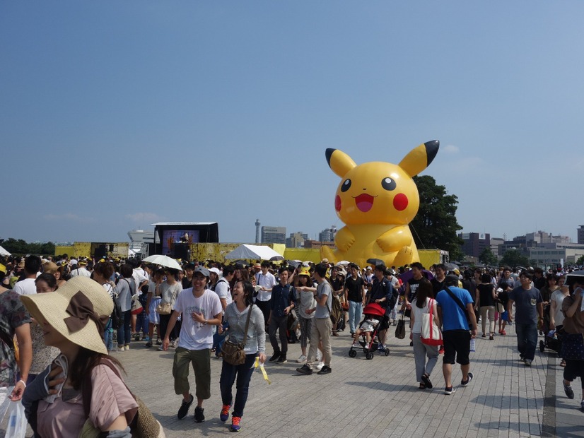 ピカチュウが横浜で大量発生中！一度は見たい大行進も