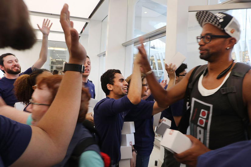 ニューヨークのワールドトレードセンターにオープンしたApple Store（C）Getty Images