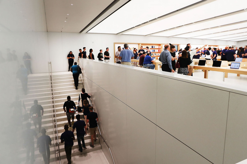 ニューヨークのワールドトレードセンターにオープンしたApple Store（C）Getty Images