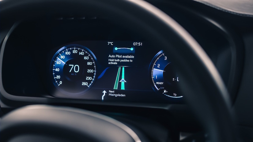 Uber、自動運転車サービス実現へ加速！Volvoとの提携、Otto買収を発表