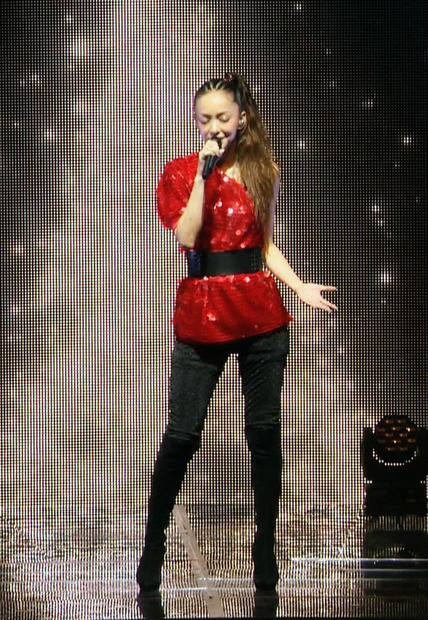 安室奈美恵が全国ホールツアースタート！リオ五輪ソング「Hero」に歓声