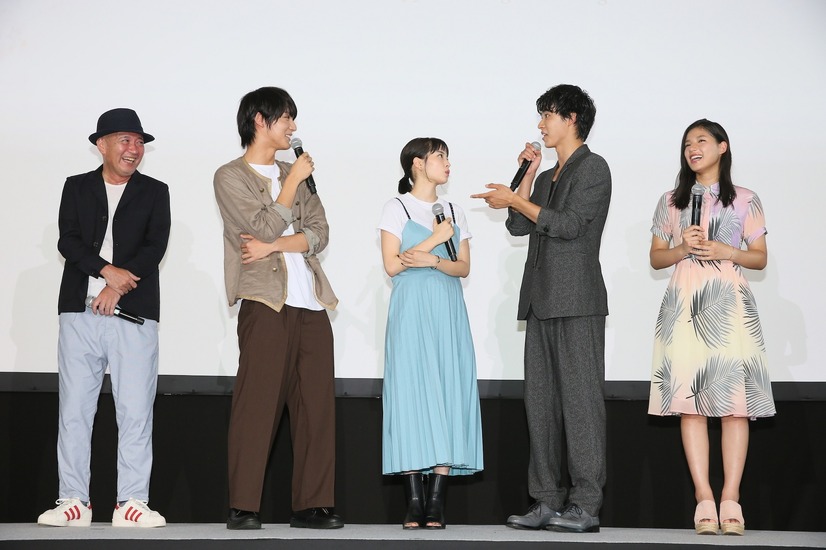 広瀬すず、鎌倉高校をサプライズ訪問！高校生が大興奮「転校してきて！」