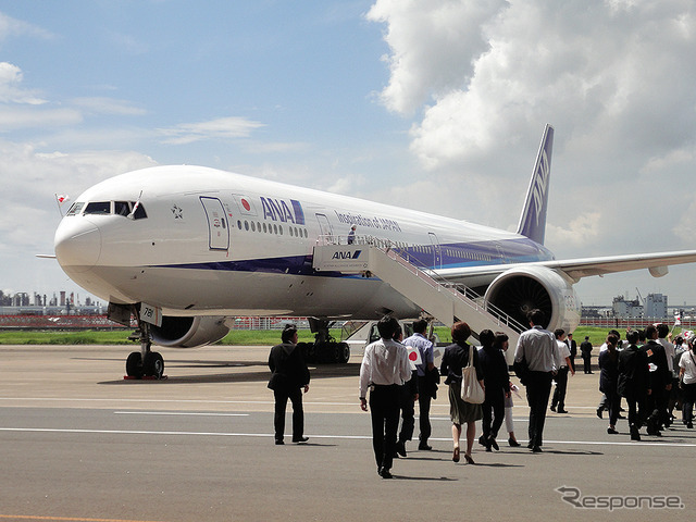 8月24日午前、羽田空港に到着したリオ発チャーター機