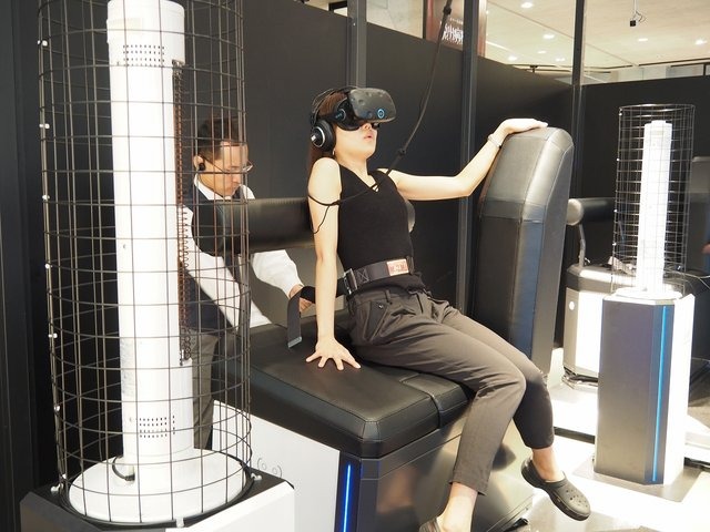 【レポート】『ガンダムVR』で感じた恐怖と興奮…ガンダムの手に乗り、ザクに襲われる