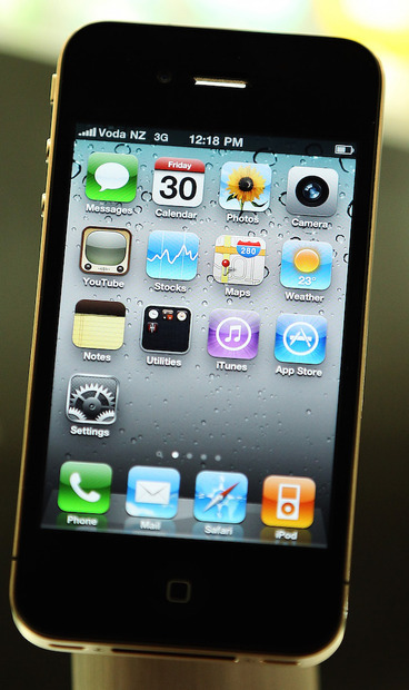 iPhone 4　（C）Getty Images