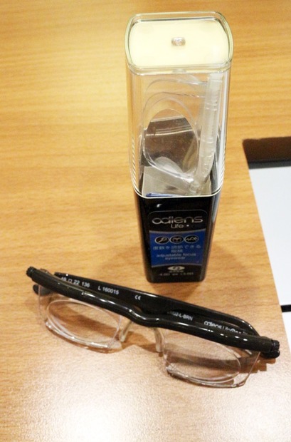 老眼により対応した「アドレンズ ライフワン」（-4.0～+5.0D）4,980円（税別・オンラインストア価格）（撮影：防犯システム取材班）