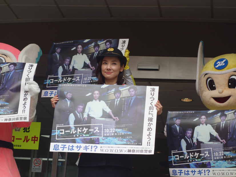吉田羊、1日警察署長として中華街をパレード【フォトレポート】