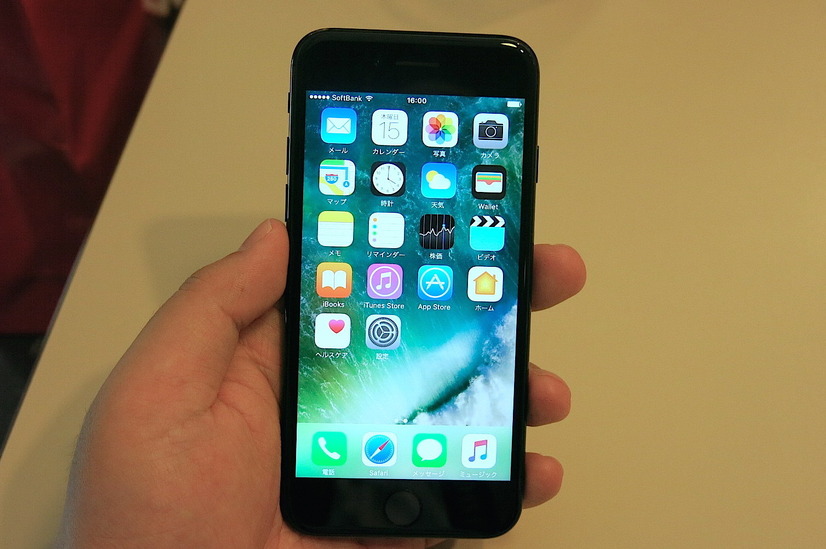 ついに明日発売！ iPhone 7「ジェットブラック」の開封レポートをお届け！