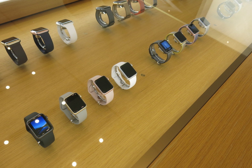 iPhone 7/7 Plus発売！ Apple Store表参道で200人の行列