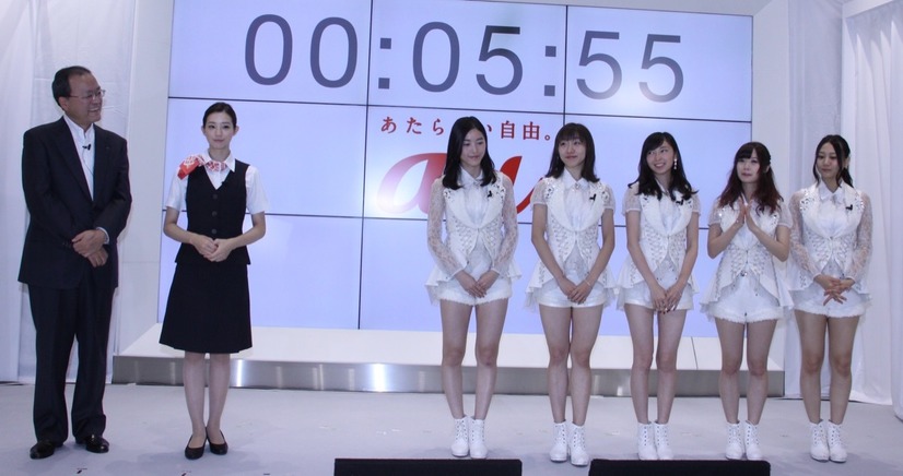 ゲストの足立梨花さんとSKE48の選抜メンバー5名