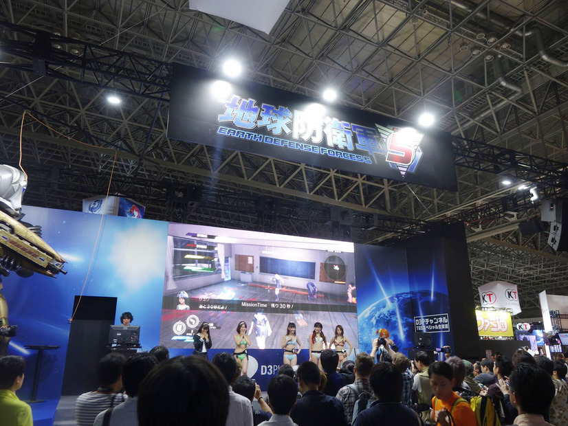 まるで水着撮影会なステージデモが！……東京ゲームショウ 2016
