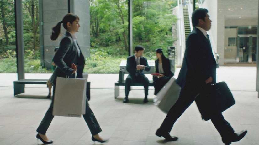 早見あかり、スーツ姿初々しい新入社員に！奮闘する姿をCMで演じる