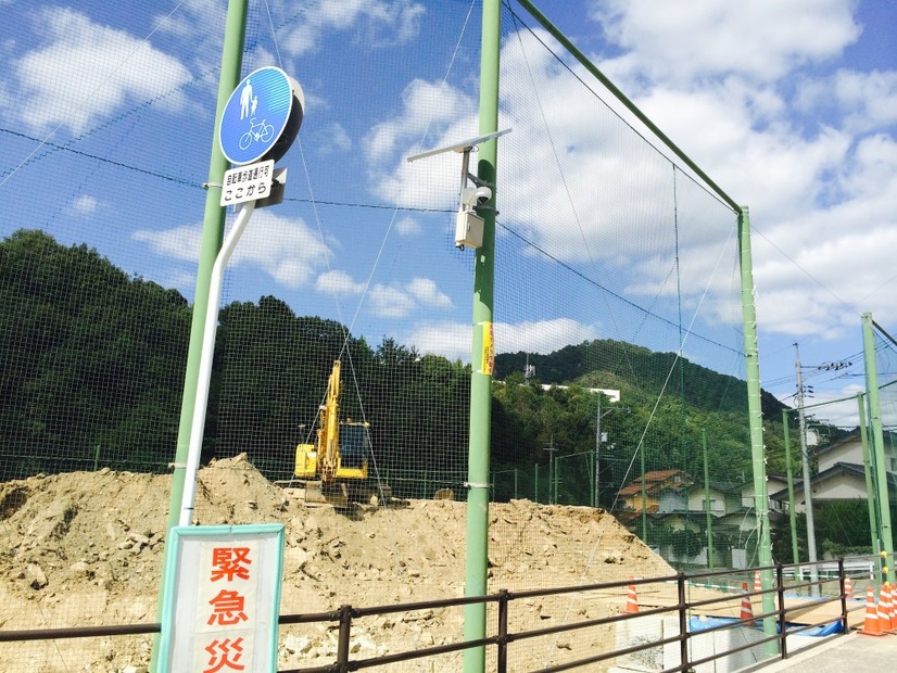 広島の土砂災害の現場や栃木の鬼怒川決壊による氾濫現場では、「“どこでも”安視ん君（PROA109D-A）」が防犯や安全監視に役立ったとのこと（画像提供：プロテック）