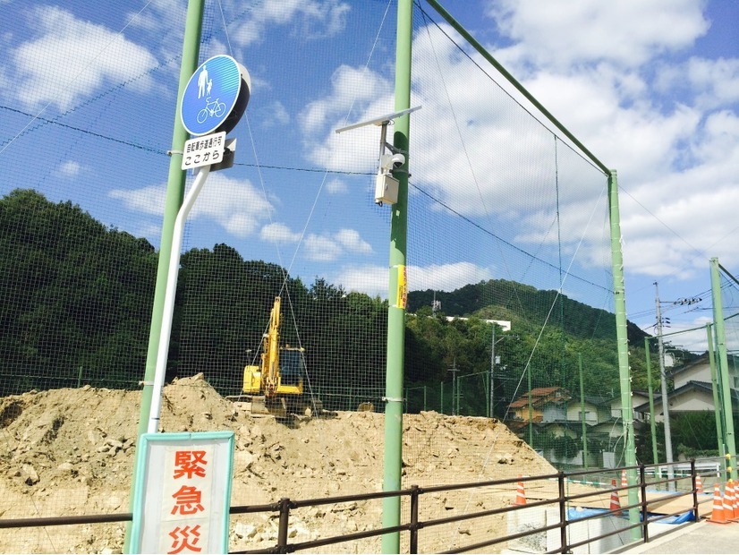 広島の土砂災害の現場や栃木の鬼怒川決壊による氾濫現場では、「“どこでも”安視ん君（PROA109D-A）」が防犯や安全監視に役立ったとのこと（画像提供：プロテック）