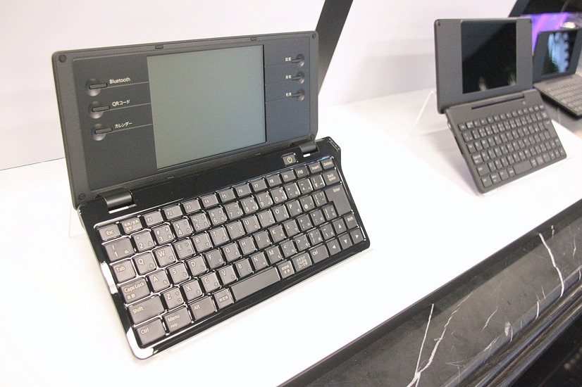 現行モデル「DM100」との比較