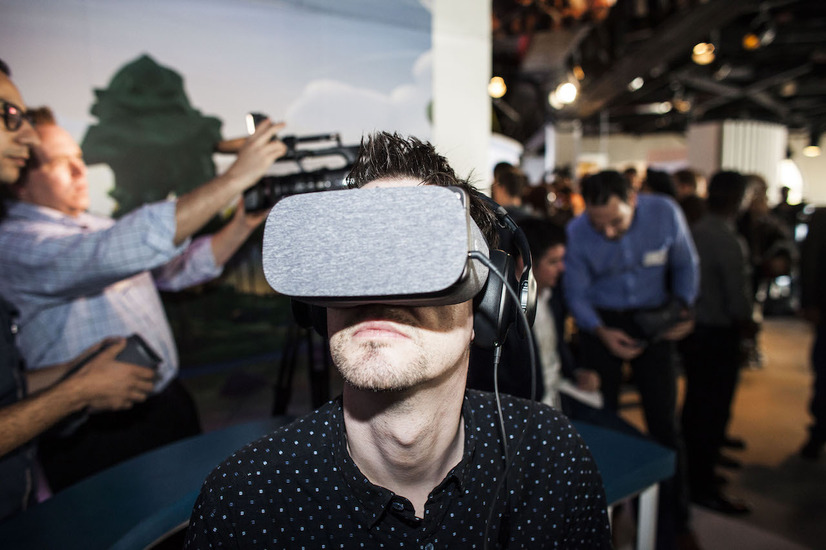 新フラッグシップスマホ「Pixel」やVRヘッドセット「Daydream View」などが発表されたGoogleの発表会　（C）Getty Images