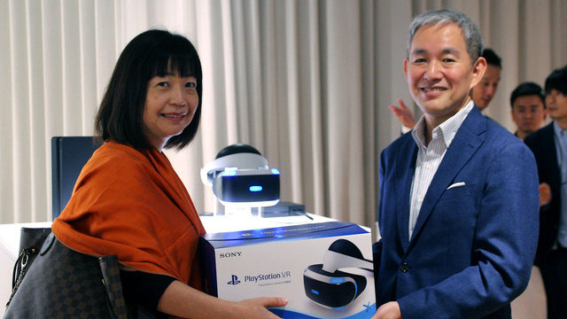 家庭用ゲームでVR遊べる時代に…「PlayStation VR」発売開始―山田孝之も「帰ってすぐやる」