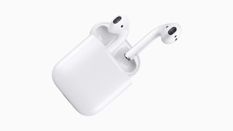 左右のイヤホンケーブルも完全に取り払ったAirPods