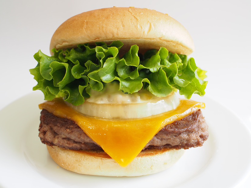 フレッシュネスバーガー、「黒毛和牛バーガー＆チーズバーガー」12月1日から発売開始！