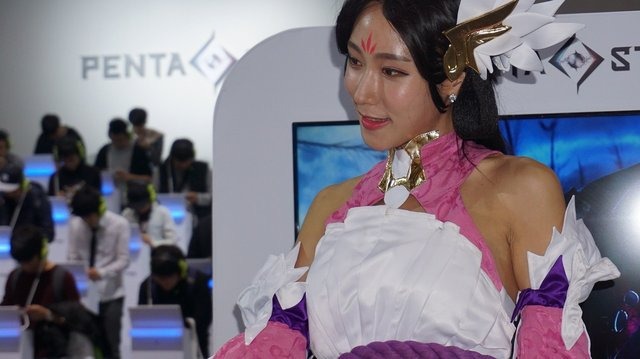 【G-STAR 2016】ネコミミ美女から武装美女まで…釜山から2日目の様子をお届け