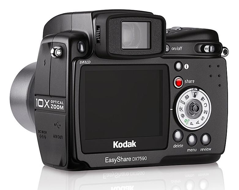 　コダックは、有効500万画素CCDと光学10倍ズームを搭載したデジタルカメラ「EasyShare DX7590 Zoom」を10月中旬以降に発売する。