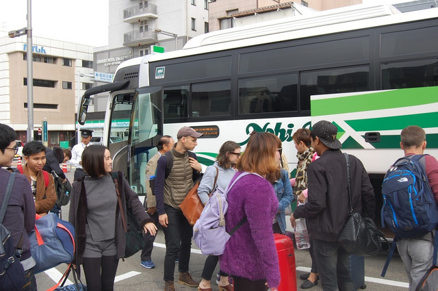 FIT（外国人の個人旅行）で賑わう飛騨・高山バスセンター