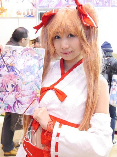 【コミケ91】企業ブースを彩った美女たちを写真100枚でお届け！