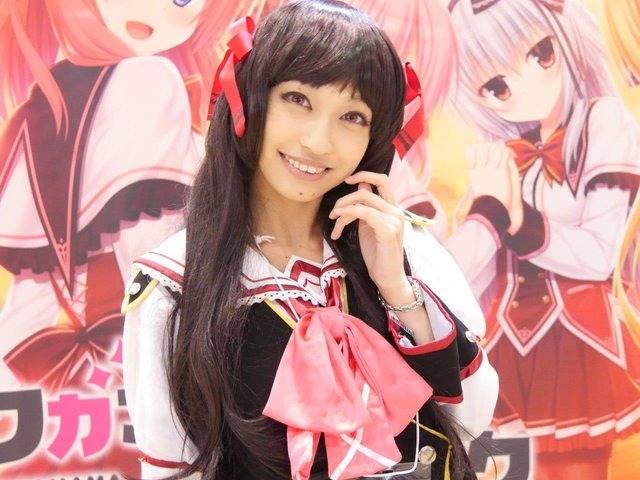 【コミケ91】企業ブースを彩った美女たちを写真100枚でお届け！