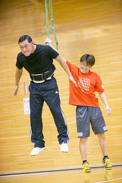 オードリー春日、水泳の次はスキージャンプ!?