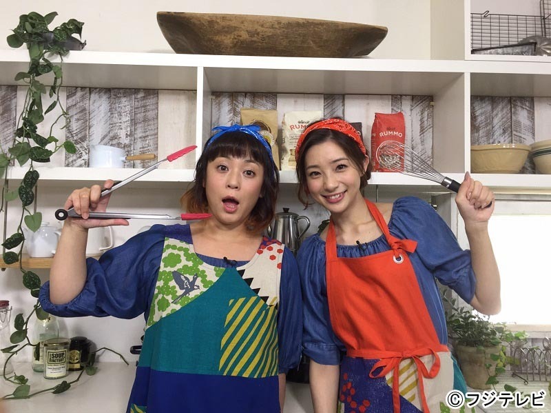 佐藤仁美&足立梨花が驚きの料理技を披露！