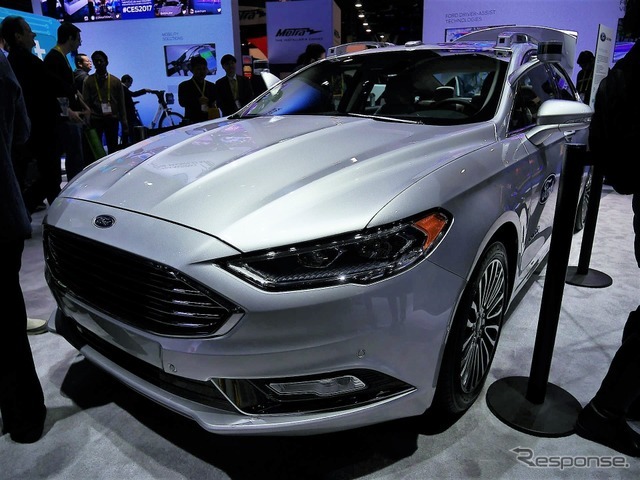 フュージョン・ハイブリッドをベースにしたフォードの次世代自動運転開発車両（CES 2017）　《撮影　佐藤耕一》